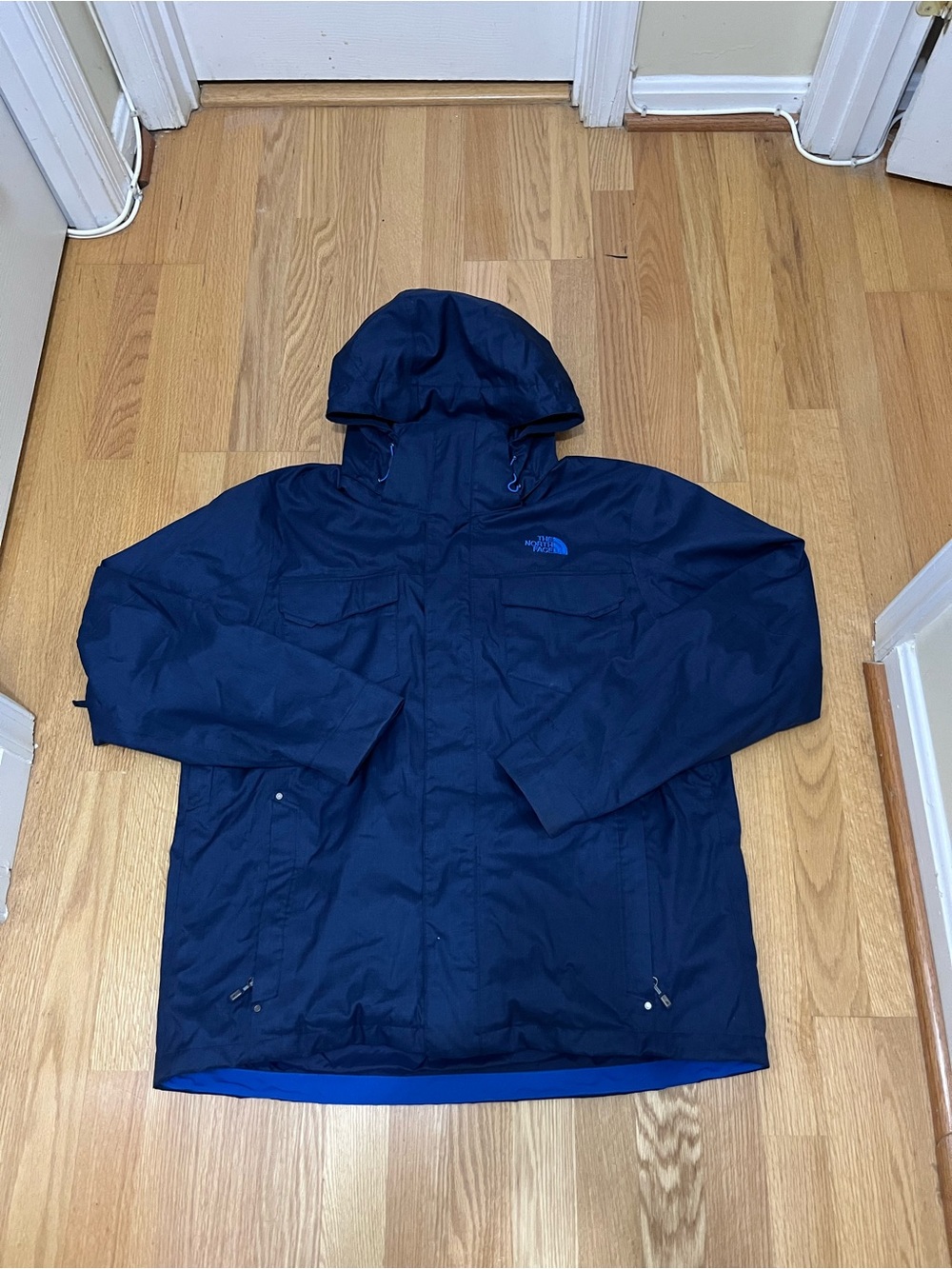 Northface Tri-Climate
Hy-Vent/Thermoball
Waterproof
Hooded Jacket
Size XL Men - Picture 12 of 16